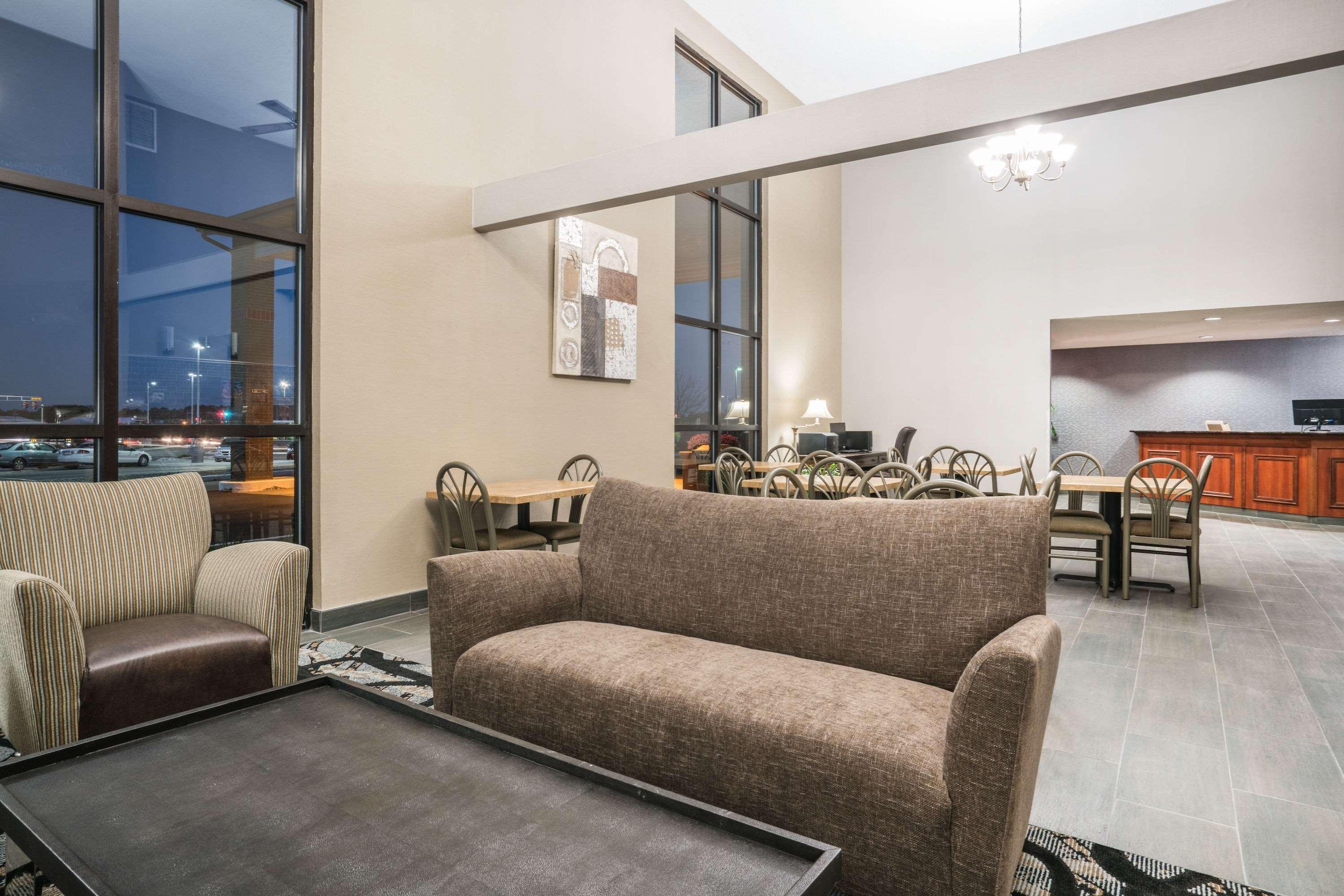 Days Inn & Suites By Wyndham Уосо Экстерьер фото